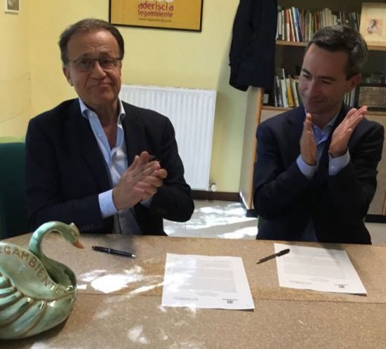 IL presidente Costa e Ciafani firmano il Progetto Clean up the air diGomitolorosa e Legambiente