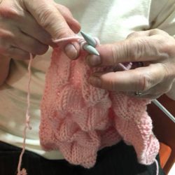 Knitting therapy negli ospedali