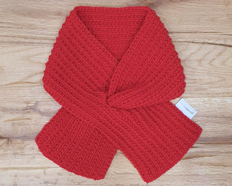 Parte il progetto di maglia solidale RED RIBBON, simbolo riconosciuto a livello internazionale per la consapevolezza dell’AIDS, da indossare a sostegno delle persone che vivono con l’HIV.